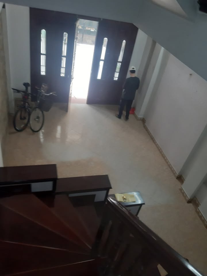Nhà cho thuê ngõ 9 Trần Quốc Hoàn, Cầu Giấy 55m² - Phù hợp làm văn phòng và gia đình