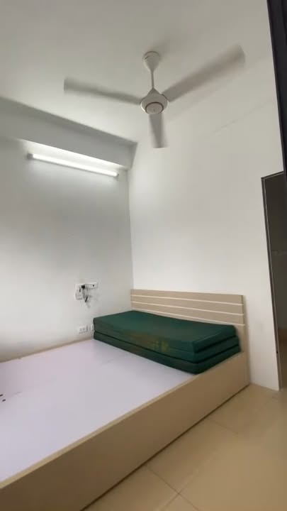 Cho thuê nhà nhỏ 2PN 1WC Đình Thôn, Mỹ Đình giá 5.5 triệu - Full nội thất, oto đỗ cửa!