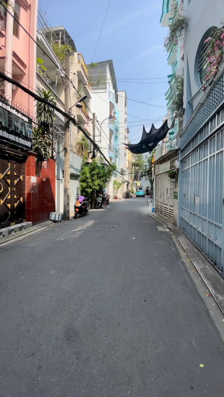 Nhà mặt tiền Cộng Hòa, Tân Bình 268m² giá 14 tỷ - Ô tô vào tận nhà!