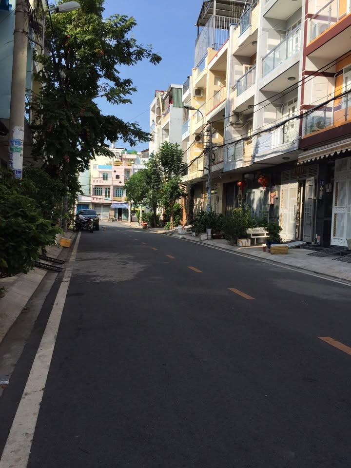 Nhà mặt tiền đường Nguyễn Chí Thanh, quận 11, 60m² giá 11.5 tỷ - Sẵn sàng vào ở ngay!