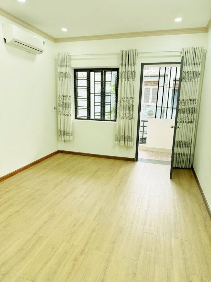 Nhà phố Lê Văn Sỹ, Tân Bình 48m² giá 6.99 tỷ - Mặt tiền sầm uất ngay vòng xoay Lăng Cha Cả!