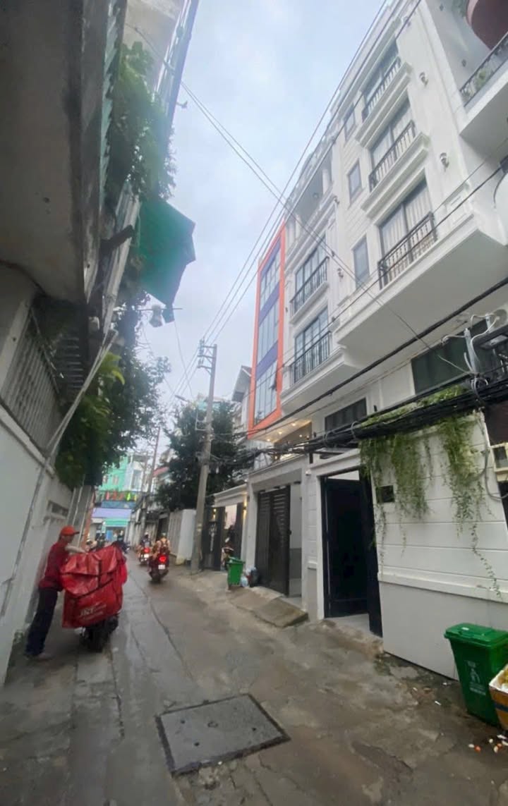 Căn hộ dịch vụ Trần Bình Trọng, Bình Thạnh 90m² giá 22.6 tỷ - Đầu tư sinh lời hấp dẫn!