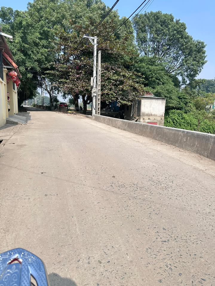 Đất nền lô góc 110m² tại Xóm Đừn, Chương Mỹ - Giá 3.95 tỷ, vị trí đẹp gần dòng sông