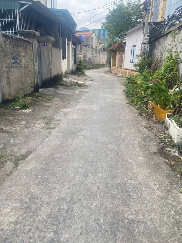 Đất nền Uông Bí 140m² giá 2.1 tỷ - Vị trí trung tâm tiện ích đầy đủ!