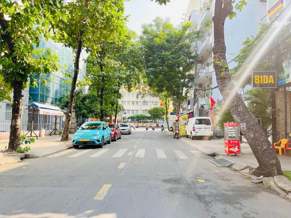 Nhà mặt tiền Phạm Vấn, quận Tân Phú 111m² giá 11.3 tỷ - Vị trí đắc địa, phù hợp đầu tư!