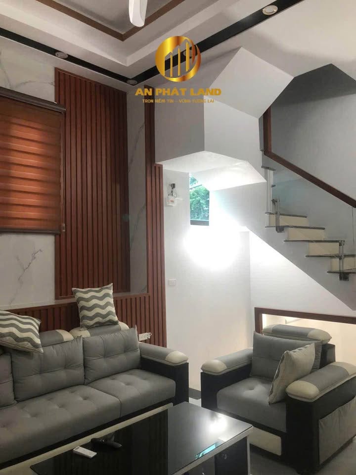 Bán nhà 4 tầng mới xây đường Trần Phú, Ninh Bình 50.4m² - Thiết kế hiện đại, tiện nghi!