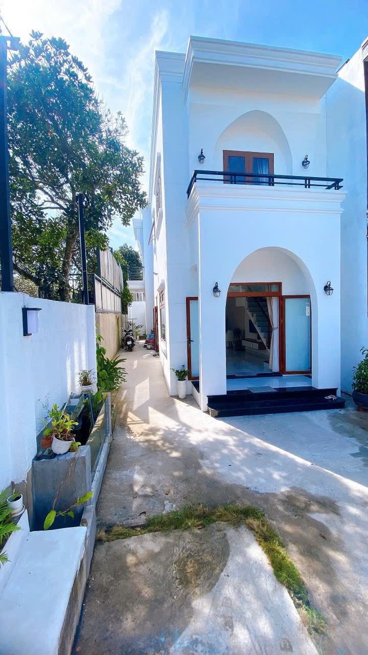 Nhà đẹp 1 trệt 1 lầu Tương Bình Hiệp 155m² giá 3 tỷ - Gần chợ và trường học!