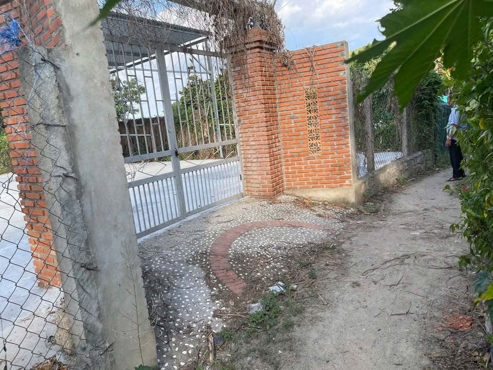 Nhà vườn Nha Trang 329m² giá 1.5 tỷ - Khu dân cư thoáng mát!