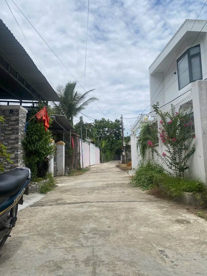 Đất Diên An, Diên Khánh 184m² giá 1.75 tỷ - Sổ hồng chính chủ, gần đường lớn!