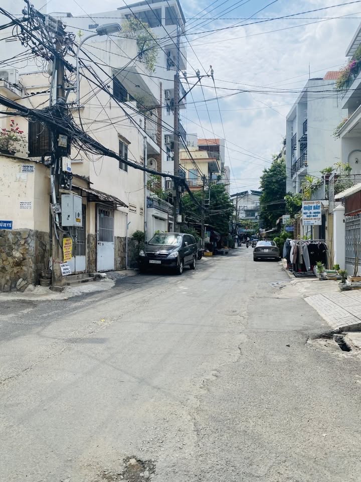 Nhà phố Bình Thạnh 93m² giá 13.8 tỷ - Hẻm ô tô, tiện xây mới!