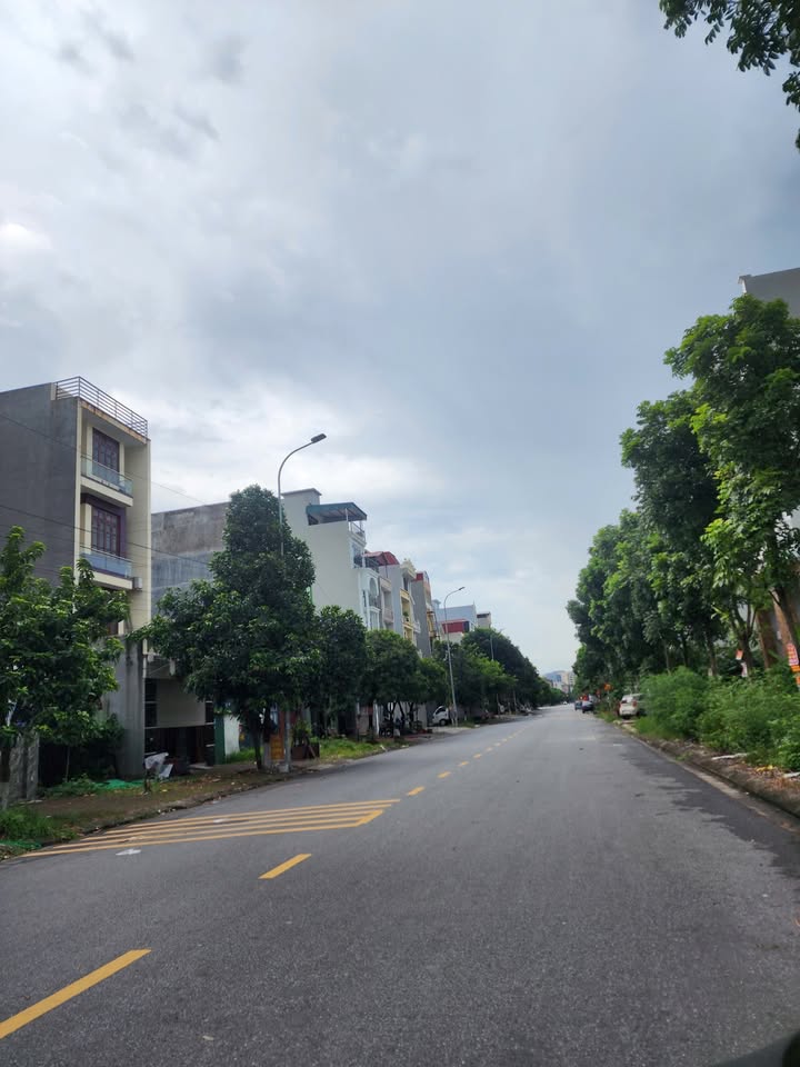 Lô đất áp góc đường Nguyễn Quyền, 115m² giá 12 tỷ - Cơ hội đầu tư hấp dẫn!