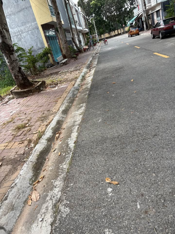 Đất thổ cư Long Tâm, Bà Rịa 85m² giá 2.5 tỷ - Địa thế tuyệt đẹp gần trường học!