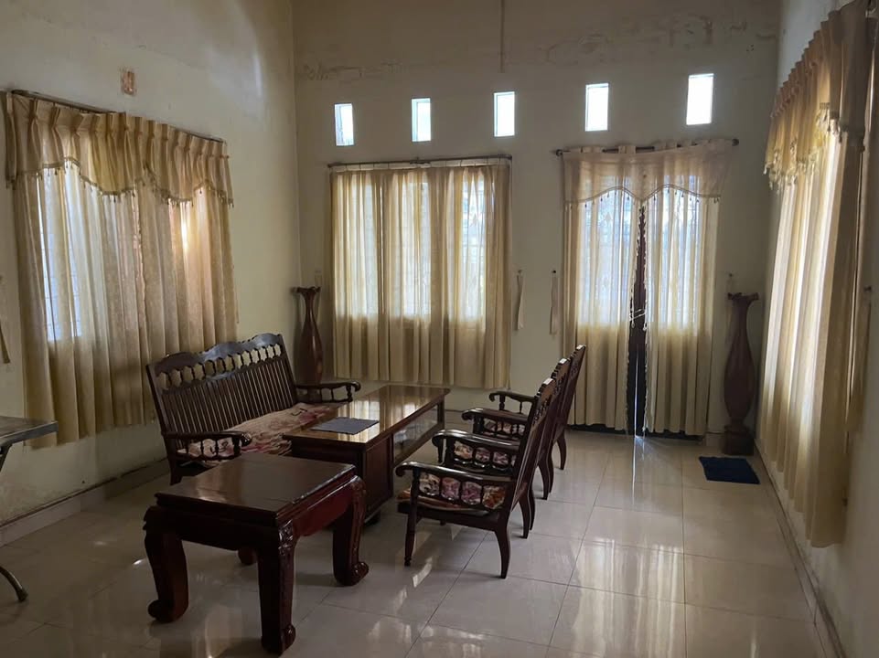 Nhà mặt tiền đường Trường Chinh, Kon Tum 287m² giá 3.8 tỷ - Kinh doanh thuận lợi, an ninh cao!