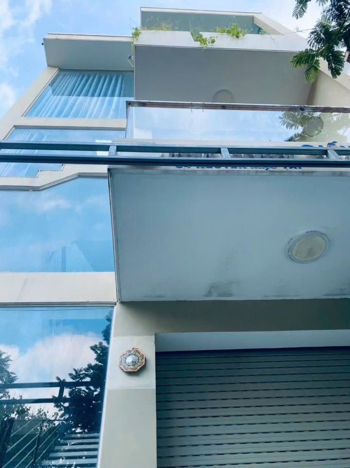 Nhà 3 tầng đường Nguyễn Mậu Tài 100m² giá 9.7 tỷ - Tiềm năng kinh doanh lớn!