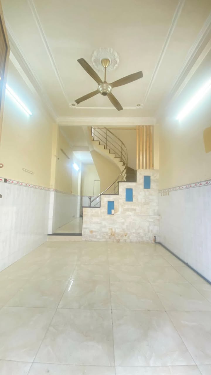 Nhà 2 tầng Tỉnh Lộ 10, Bình Tân 34m² giá 3 tỷ - Cơ hội đầu tư tuyệt vời!
