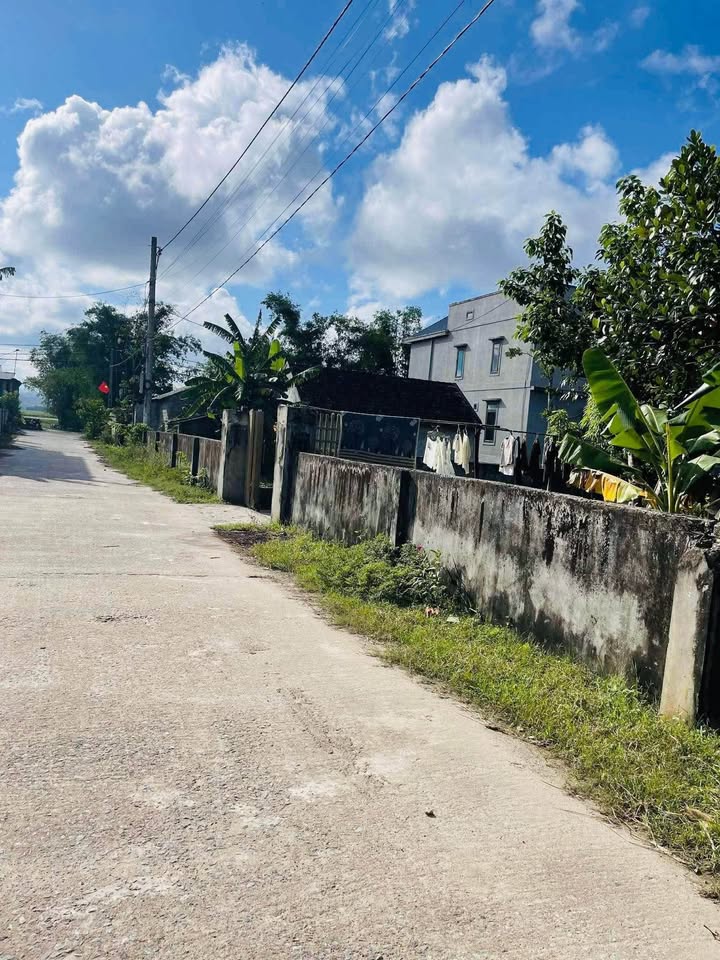 Đất Đông Dương, xã Quảng Trạch 247m² giá 600 triệu - Giao thông thuận tiện!