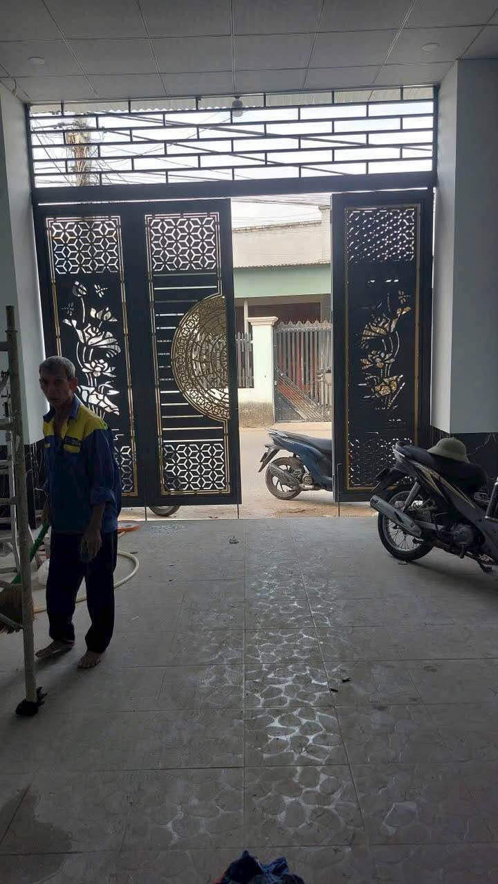 Nhà mặt tiền KP8A Long Bình 100m² giá 2.55 tỷ - Cơ hội kinh doanh tuyệt vời!