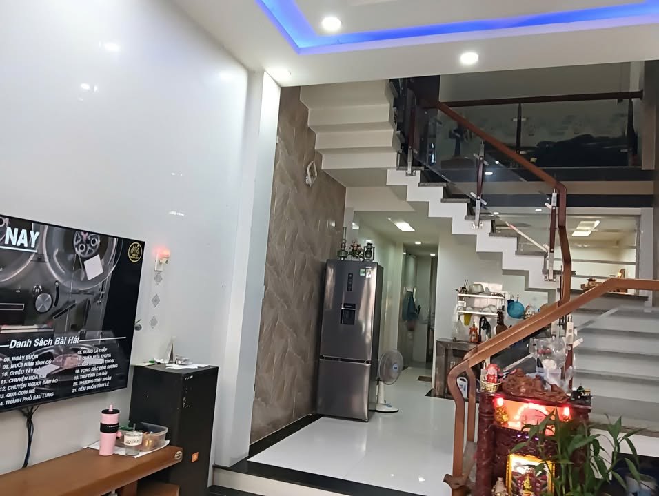 Nhà 2 tầng đường Nguyễn Phan Vinh 60m² giá nhỉnh 6 tỷ - Sát biển Sơn Trà!