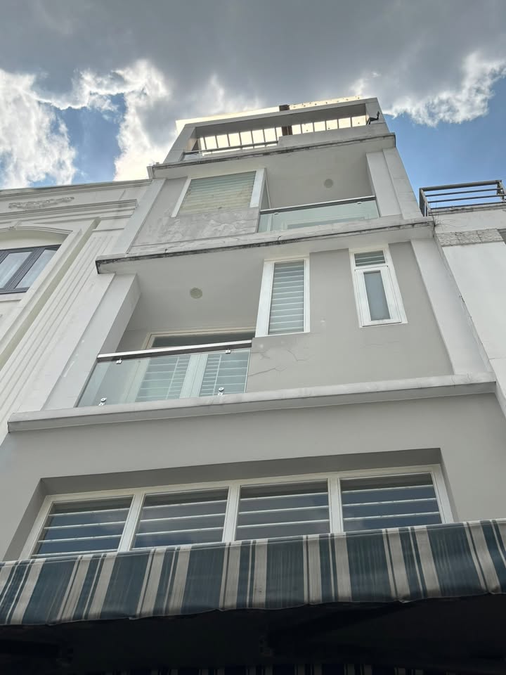 Nhà phố Huỳnh Văn Bánh, Phú Nhuận 85.5m² giá 19.8 tỷ - Đầu tư sinh lời với 13 phòng CHDV!