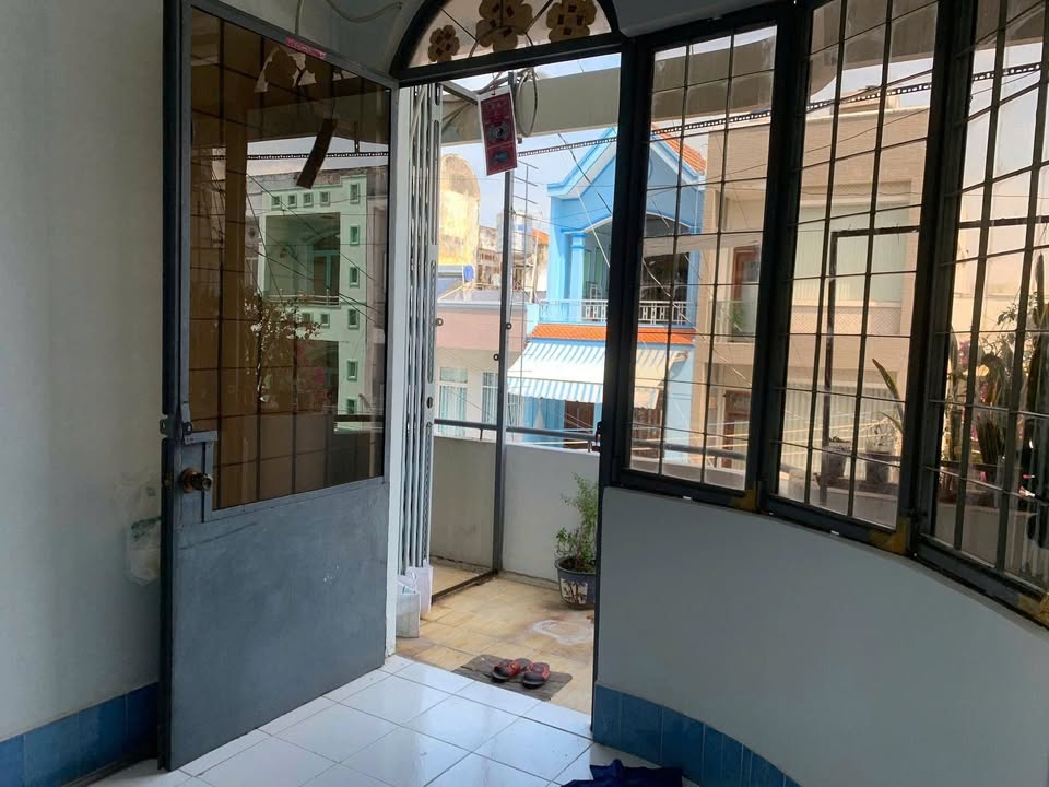 Chung cư Lương Văn Can Long Xuyên 80m² giá chỉ 2.8 triệu - Sẵn sàng cho thuê!