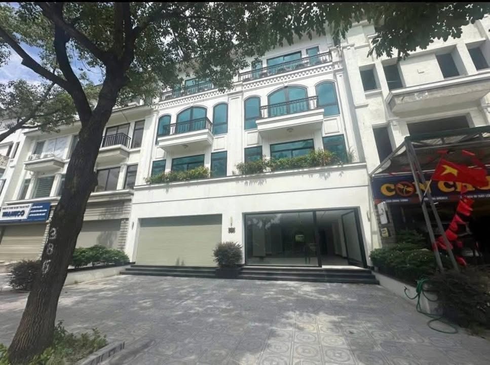 Mặt bằng kinh doanh Geleximco Lê Trọng Tấn 200m² - Thiết kế hiện đại, giá thương lượng!