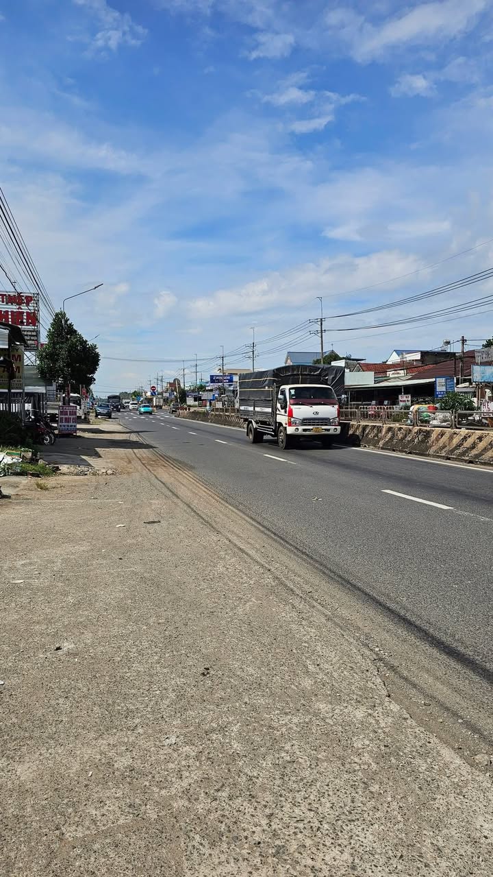 Nhà mặt tiền Quốc lộ 1A, Hưng Thịnh, 365m² - Giá cực tốt cho kinh doanh!