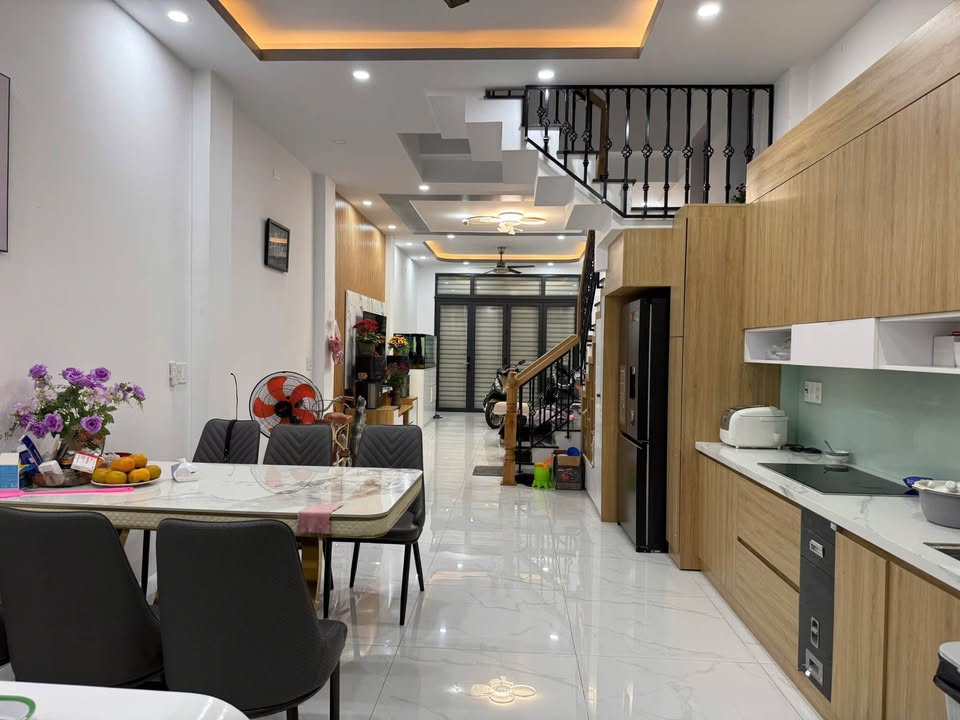 Nhà 3 tầng KDT Hà Quang 2, Phước Hải 64m² giá 8.5 tỷ - Full nội thất, sổ hồng chính chủ!
