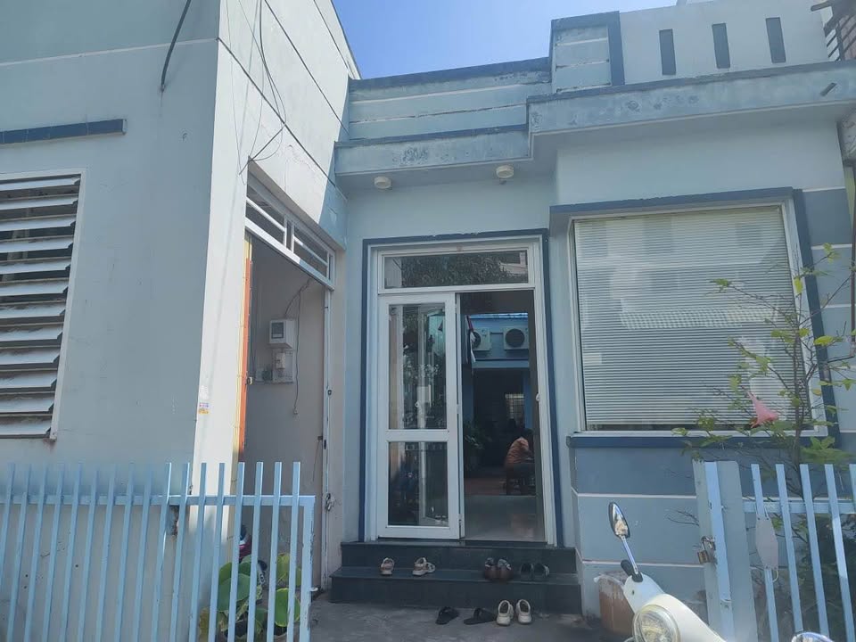 Nhà bán phường Bình Khánh, Long Xuyên, 135m² giá chỉ 2.4 tỷ - Thương lượng ngay!