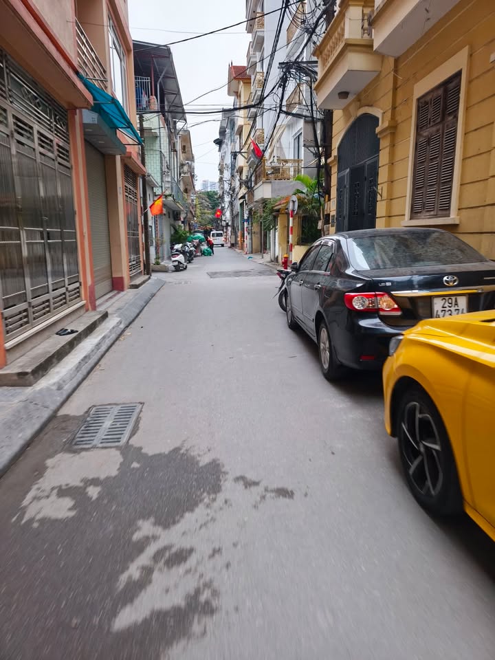 Nhà riêng Đống Đa 3 phòng ngủ giá 11.5 triệu - Thuận tiện di chuyển gần ga tàu điện!