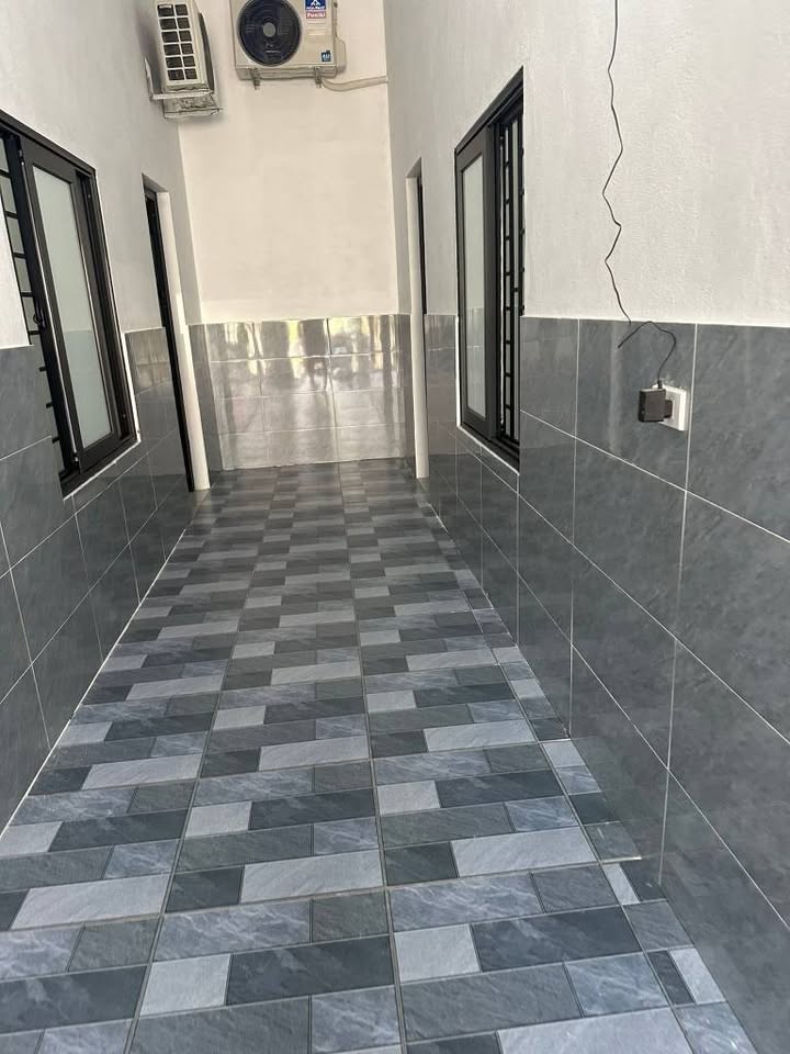 Nhà cho thuê ngõ 49 Nguyễn Chí Thanh Vinh - 4 phòng, tiện nghi đầy đủ, giá thỏa thuận