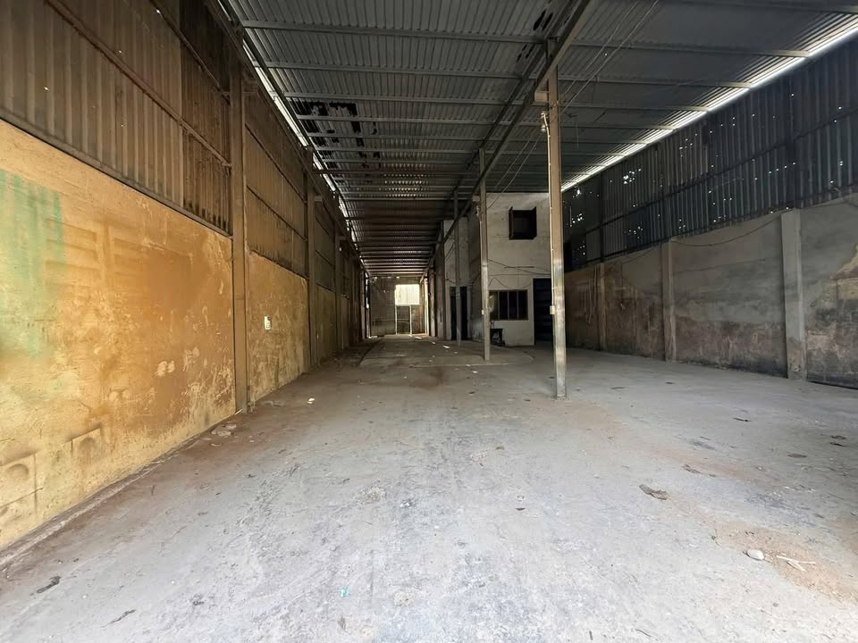 Nhà xưởng Hóc Môn 300m² giá 8.5 tỷ - Đường Nguyễn Thị Nghé, gần chợ Thới Tứ!