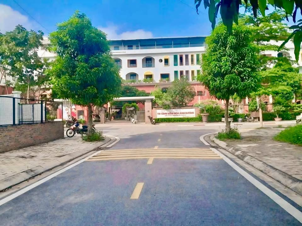 Đất nền LK6 và LK2 khu Bavella Lạc Ngàn - Diện tích 80m², giá từ 5 tỷ