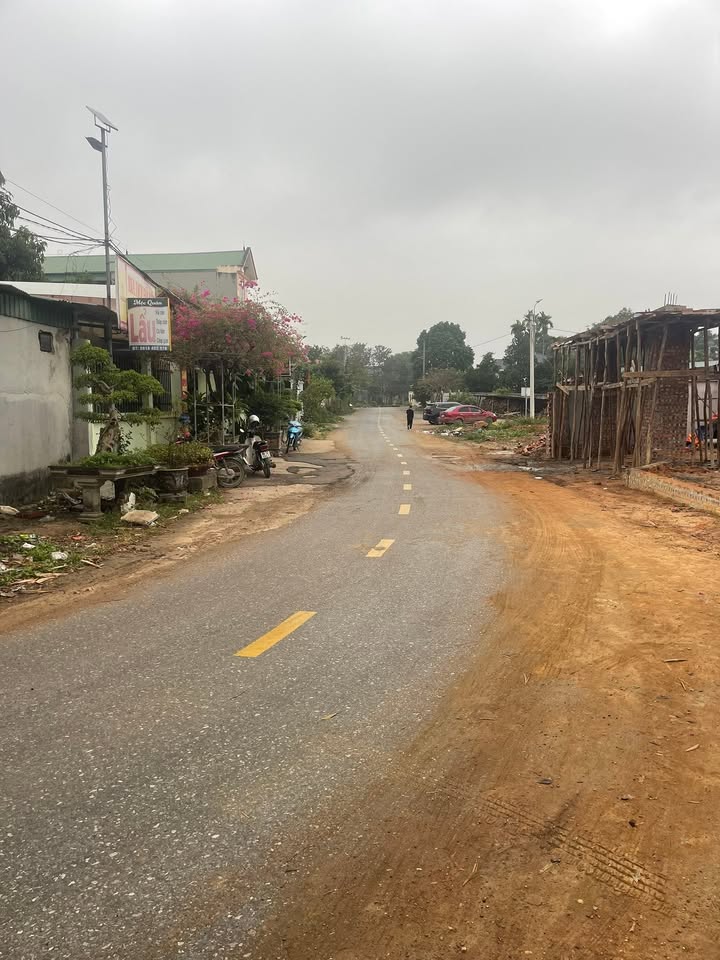 Nhà cấp 4 Đạo Tú 120m² giá chỉ 1,xxx triệu - Kinh doanh tốt ngay mặt tiền!