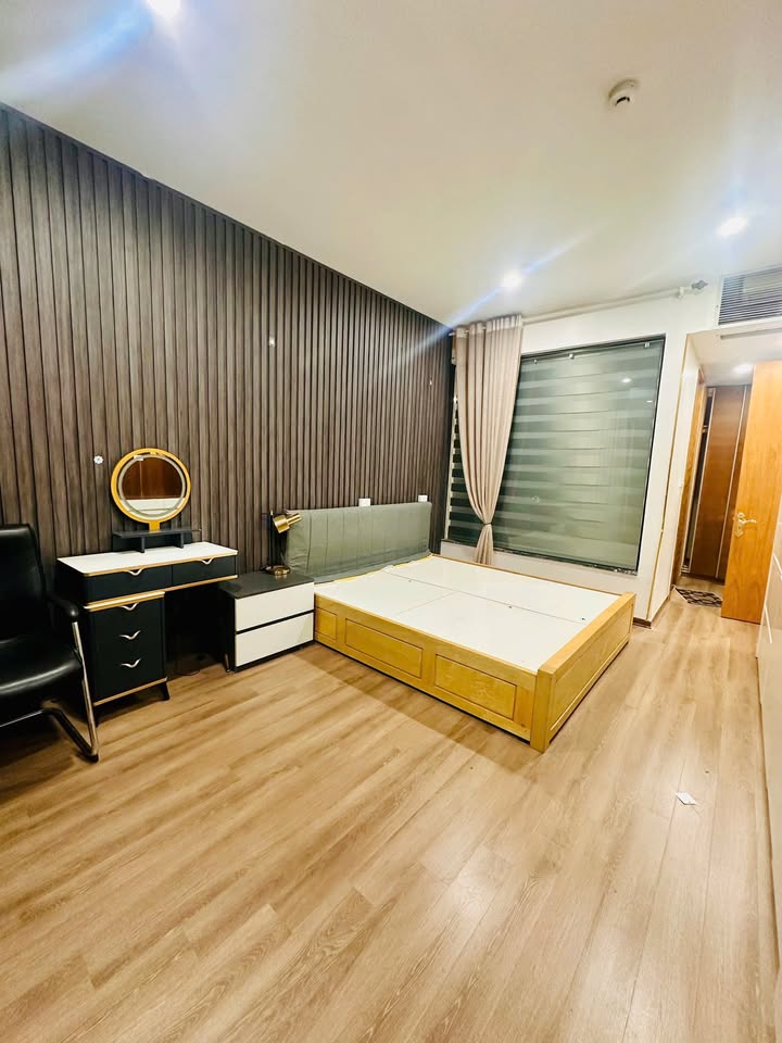 Căn hộ chung cư 101 Láng Hạ 150m² giá 16 triệu - Thiết kế 3 phòng ngủ sang trọng!