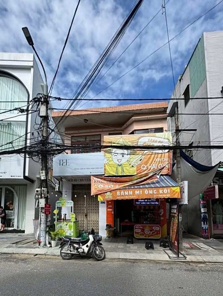 Nhà 2 tầng mặt tiền Nguyễn Hoàng Hải Châu 62,7m² giá 10 tỷ - Đầu tư sinh lời ngay lập tức!