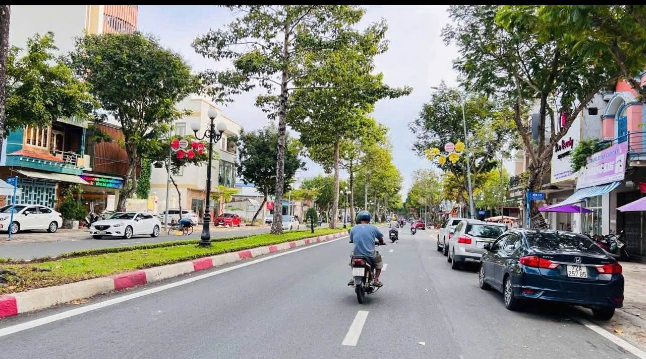 Bán đất lô góc 2 mặt tiền Nguyễn Tất Thành - Huỳnh Tấn Phát 250m² - Đầu tư sinh lời ngay!