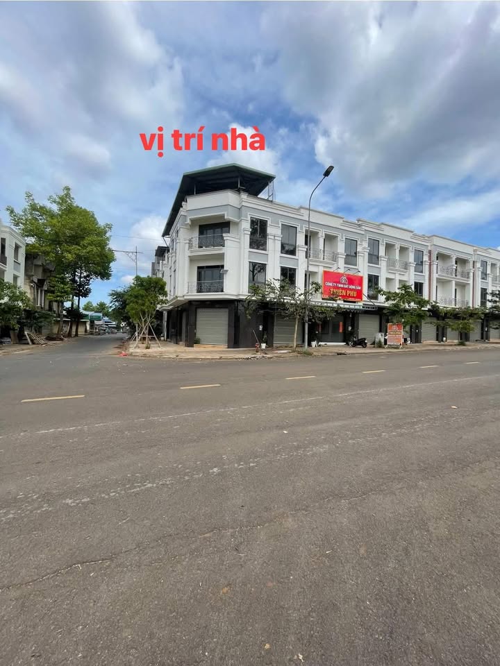 Nhà góc 2 mặt tiền tại Dầu Giây, Đồng Nai 115m² giá 5.7 tỷ - Vị trí đắc địa gần chợ đầu mối
