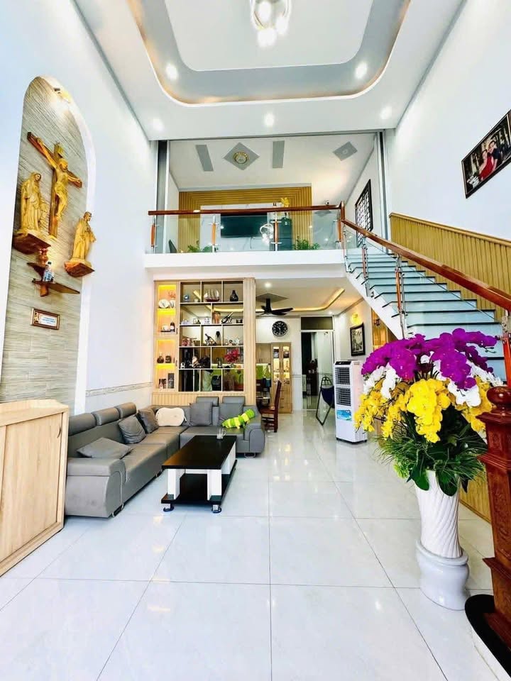 Nhà đẹp Hố Nai 100m² giá 3.55 tỷ - Đón Tết ưu đãi giảm giá 100 triệu!