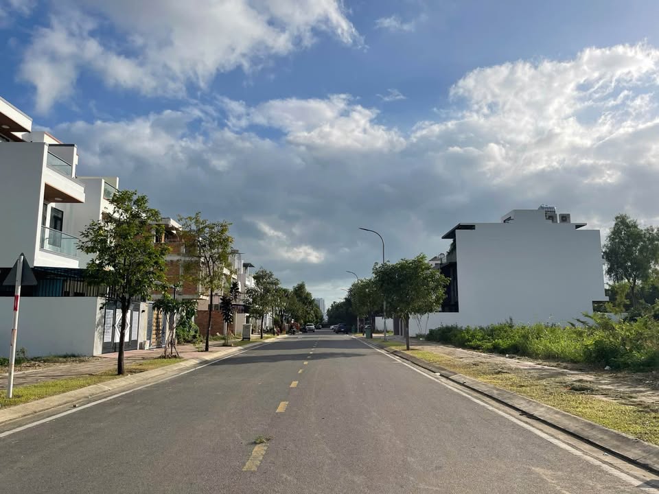 Đất LK36 KĐT Mỹ Gia Gói 2, 100m² giá 6 tỷ - Hướng Đông Nam phong thủy tốt!