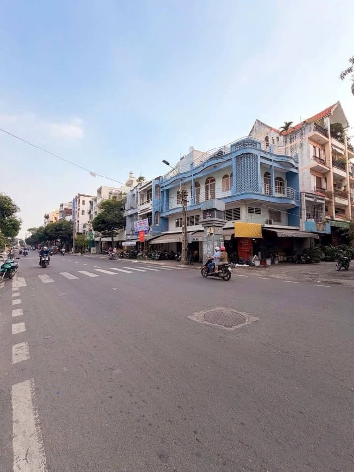 Nhà phố 67m² trên đường Hàn Hải Nguyên, Quận 11 giá 11 tỷ - Đầu tư sinh lời ngay!