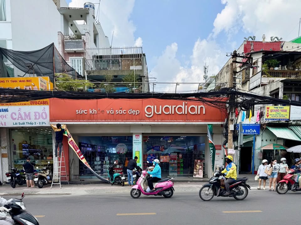 Nhà mặt tiền 400-402 Cách Mạng Tháng Tám, Quận 3, 142m² - Cơ hội đầu tư hiếm có!