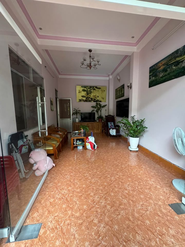 Nhà 3 tầng mặt tiền đường Tản Viên, Nha Trang 110m² giá 14.5 tỷ - Pháp lý đầy đủ!