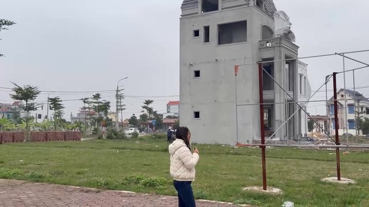 Biệt thự khu TTDC Xuân Phương 240m² - Vị trí đẹp, giá hợp lý!