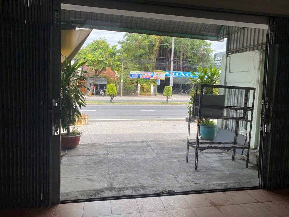 Nhà cho thuê mặt tiền đường Trần Hưng Đạo, Mỹ Thạnh 72m² giá 5 triệu - Vừa ở vừa kinh doanh!