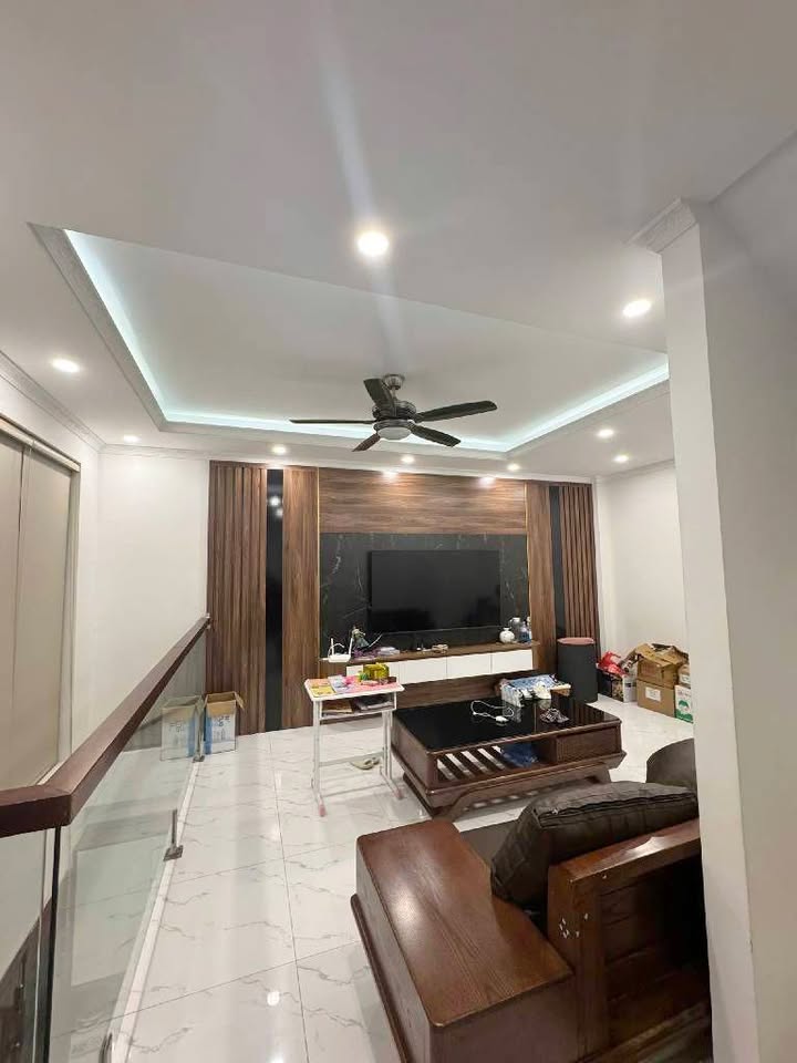 Nhà phố Ô Cách, Việt Hưng 51m² giá 12 tỷ - Ô tô vào tận nhà!