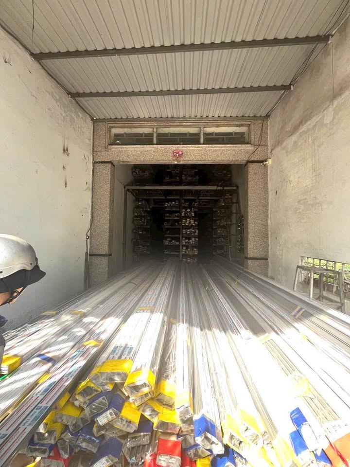 Nhà trệt lửng Hóc Môn 84m² giá 4.55 tỷ - Đường 10m thuận tiện giao thông!