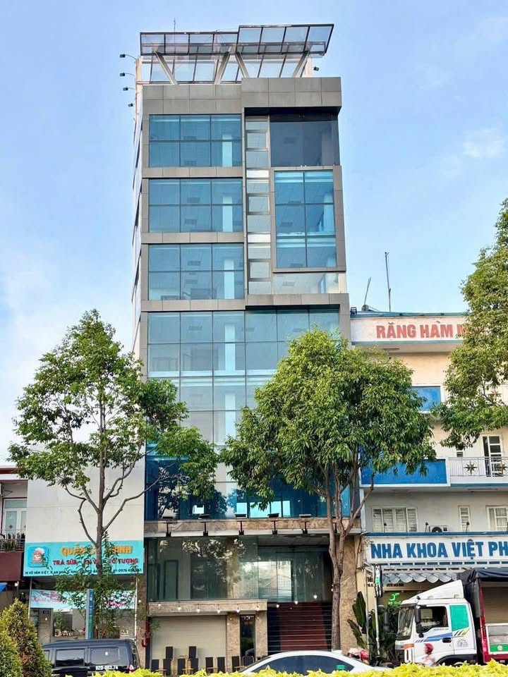 Cho thuê toà nhà 3 mặt tiền Võ Văn Kiệt, Cần Thơ 1200m² - Đẳng cấp thương hiệu!