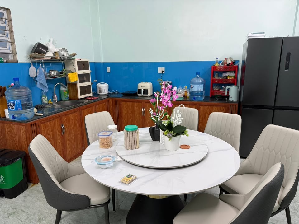 Nhà phố Di Linh 100m² giá 2.6 tỷ - Thích hợp cho gia đình nhỏ