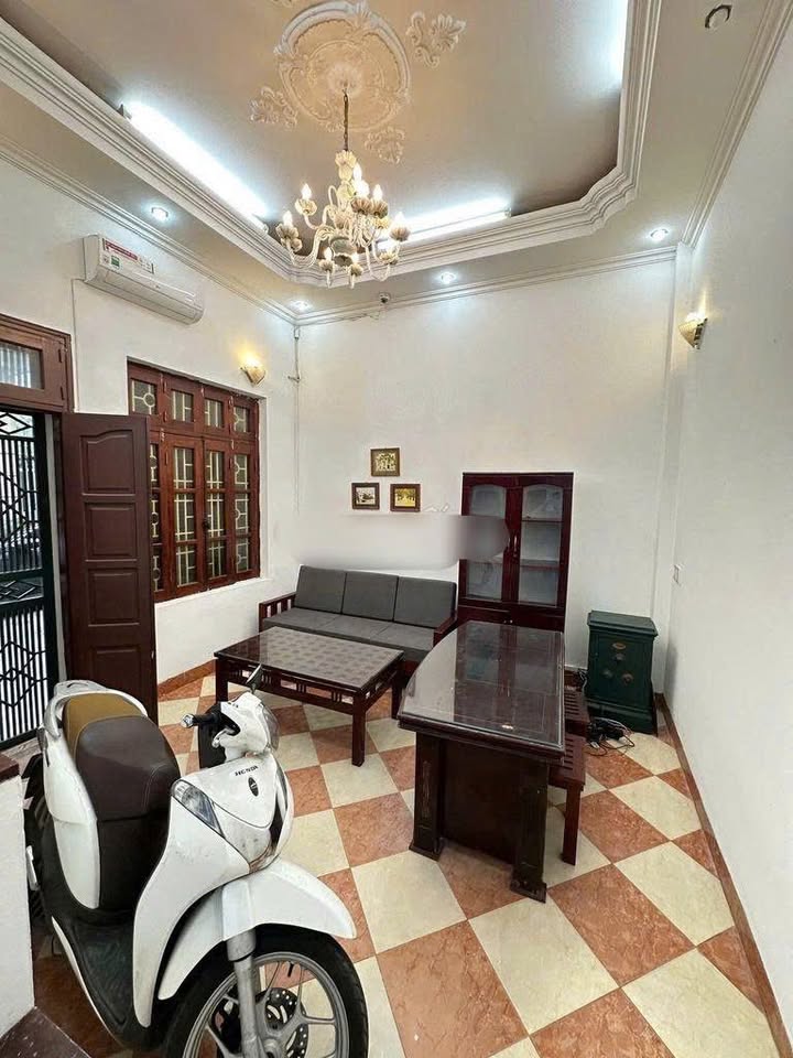 Nhà liền kề Vĩnh Tuy, Hai Bà Trưng 45m² giá 16 triệu - Đường ô tô tránh nhau thuận tiện!