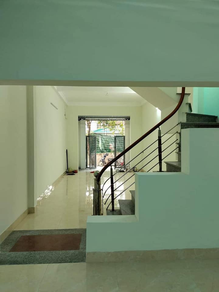 Nhà 2,5 tầng Phường Lê Hồng Phong 103m² - Mặt tiền 4,65m, ô tô đỗ cửa!